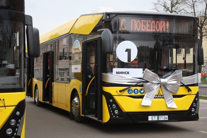 Экологически чистый транспорт: МАЗ отправил в Минск первые электробусы - 1