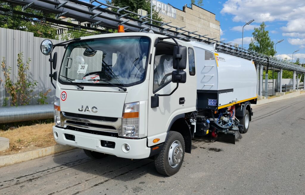 В России стартовали продажи китайского грузовика JAC N90