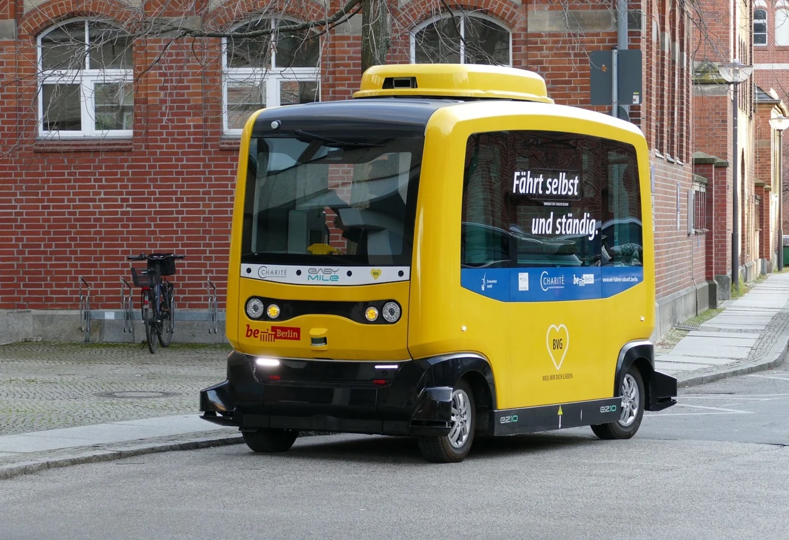 Германия открывает дороги для коммерческих автономных перевозок